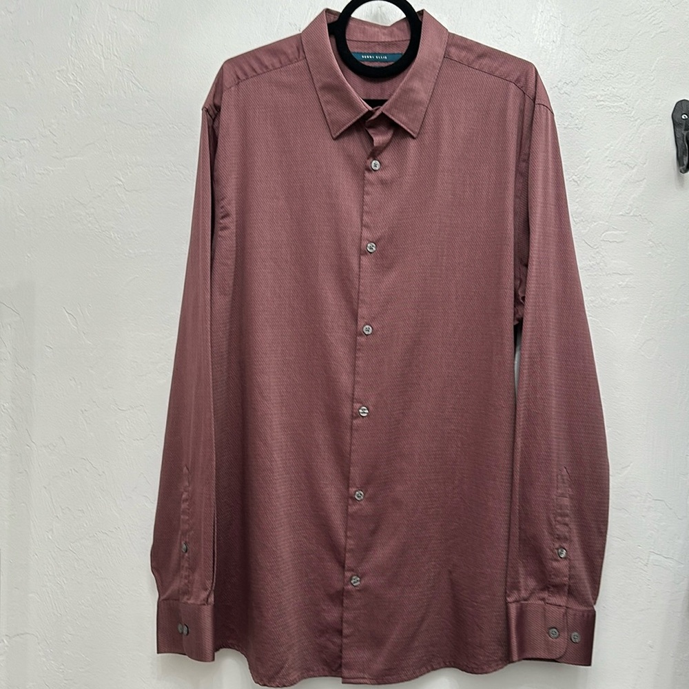 Perry Ellis Slim Fit 100% Cotton Houndstooth Button Down Shirt